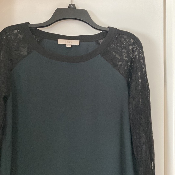 Ann Taylor LOFT Hunter Green with Black Long Sleeve Lace EUC size Small - Picture 3 of 8